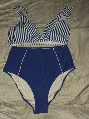 Cupshe Blue & White Striped Ruffle Bikini Set